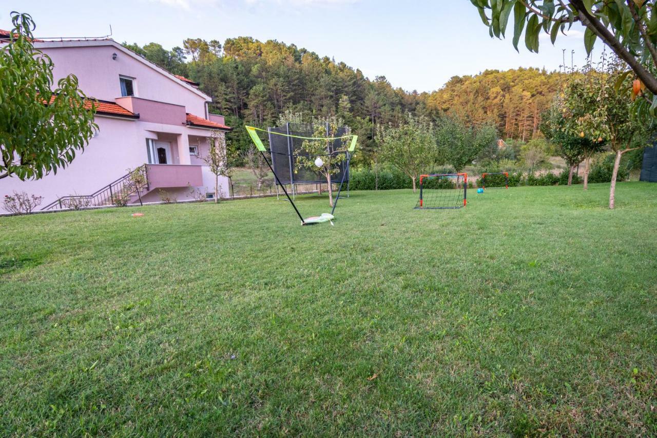 Green Paradise Estate Trilj エクステリア 写真